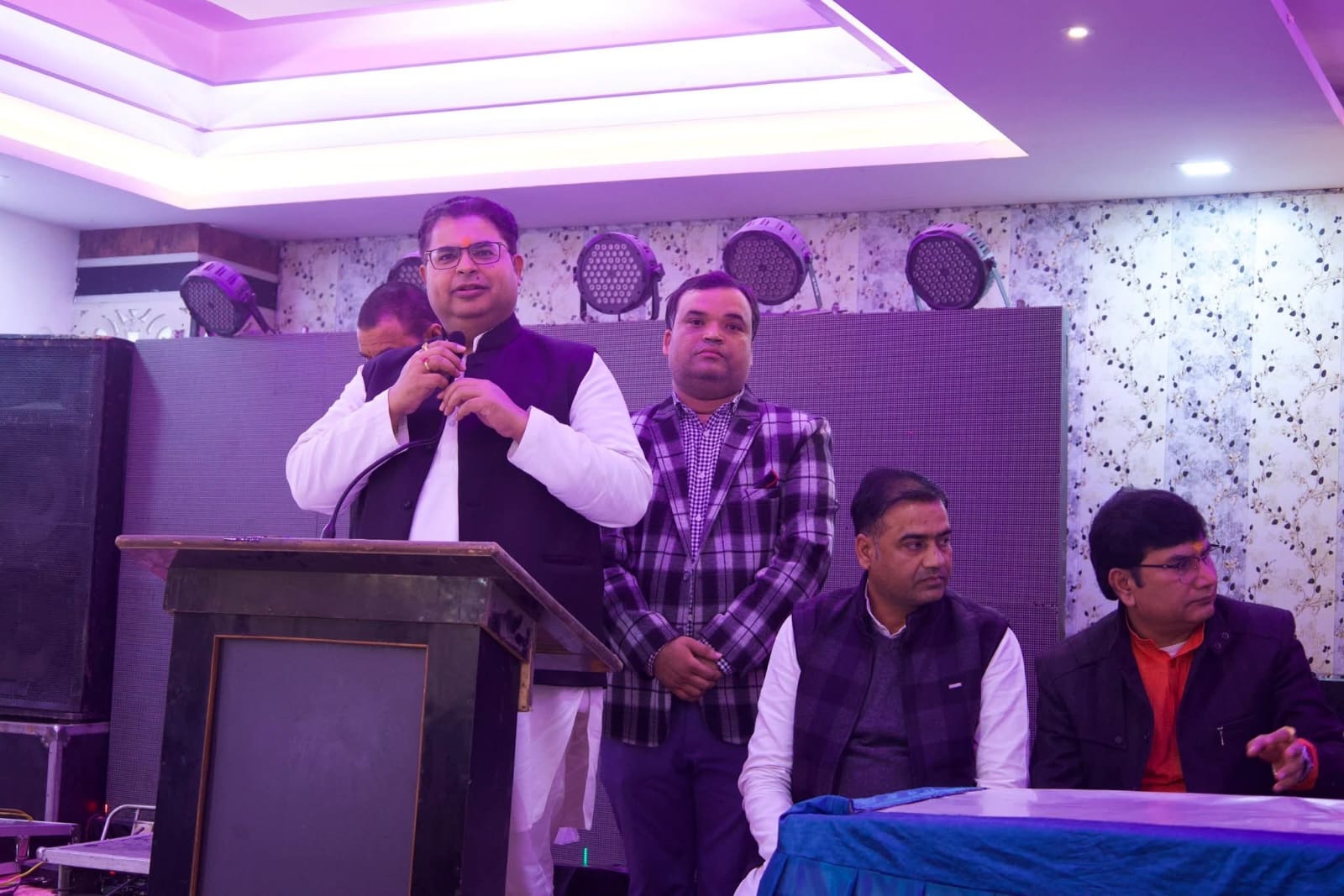 वरिष्ठ आईएएस व वर्तमान कैबिनेट मंत्री श्री ए.के. शर्मा जी के साथ